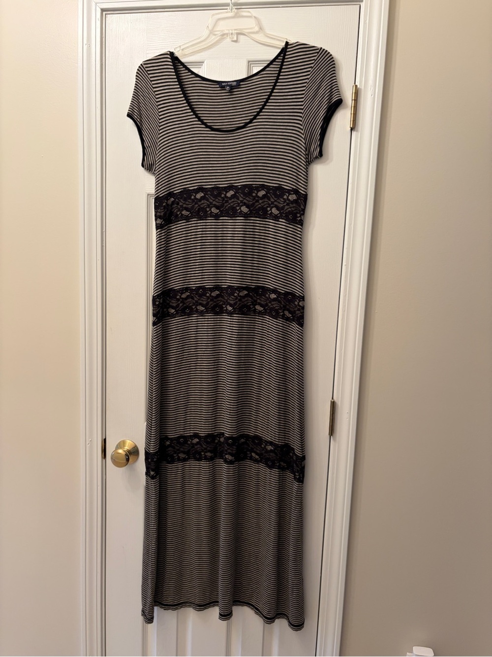 Striped Short-Sleeve Maxi Dress with Lace Trim - Black & White